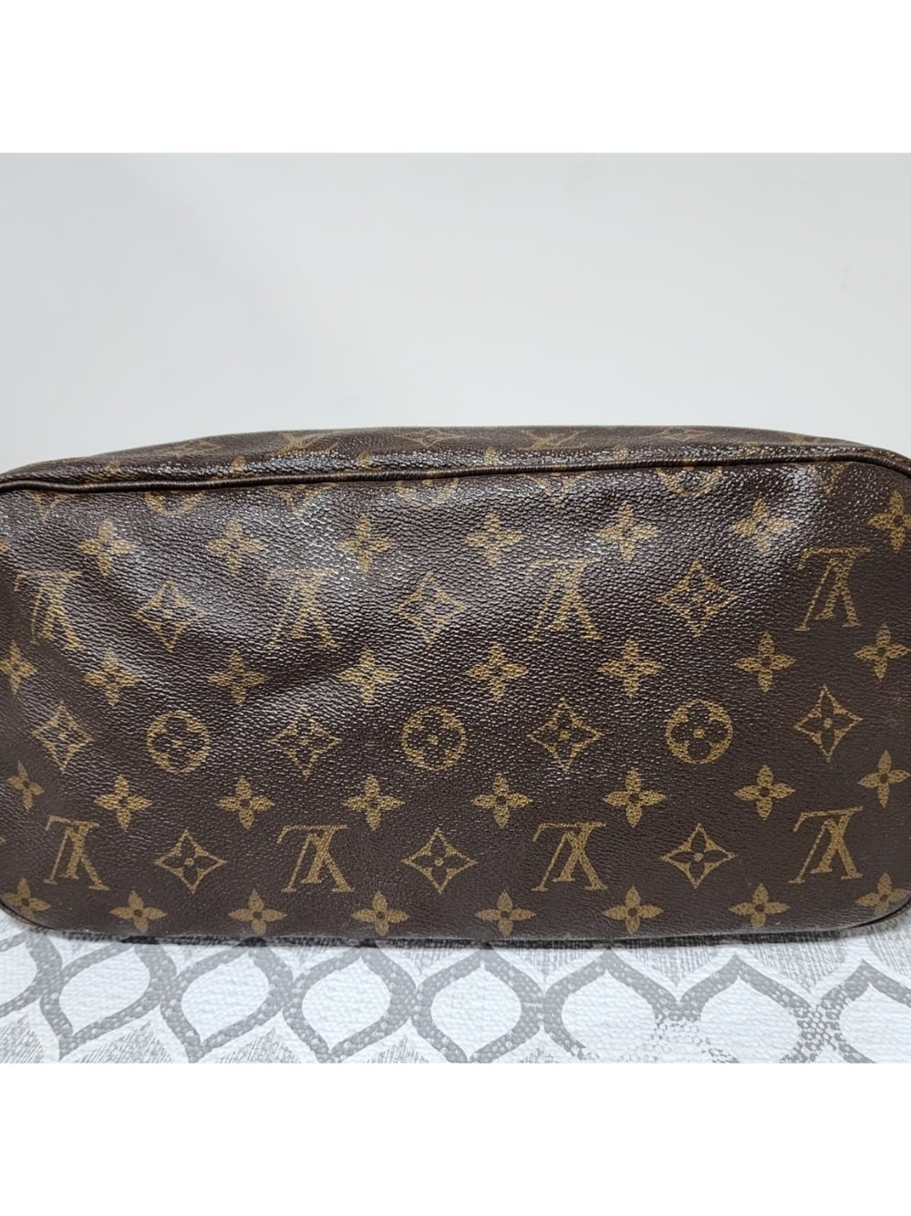 Louis Vuitton Monogram Canvas Tote with Natural Trim - Picture 7 of 15
